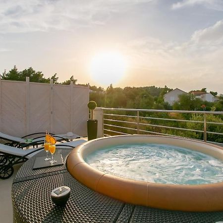 Villa Kora - Luxury Holiday Apartments لومباردا المظهر الخارجي الصورة