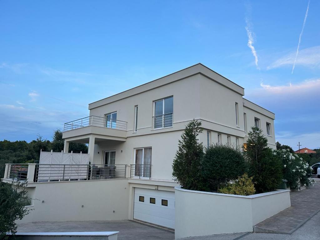 Villa Kora - Luxury Holiday Apartments لومباردا المظهر الخارجي الصورة