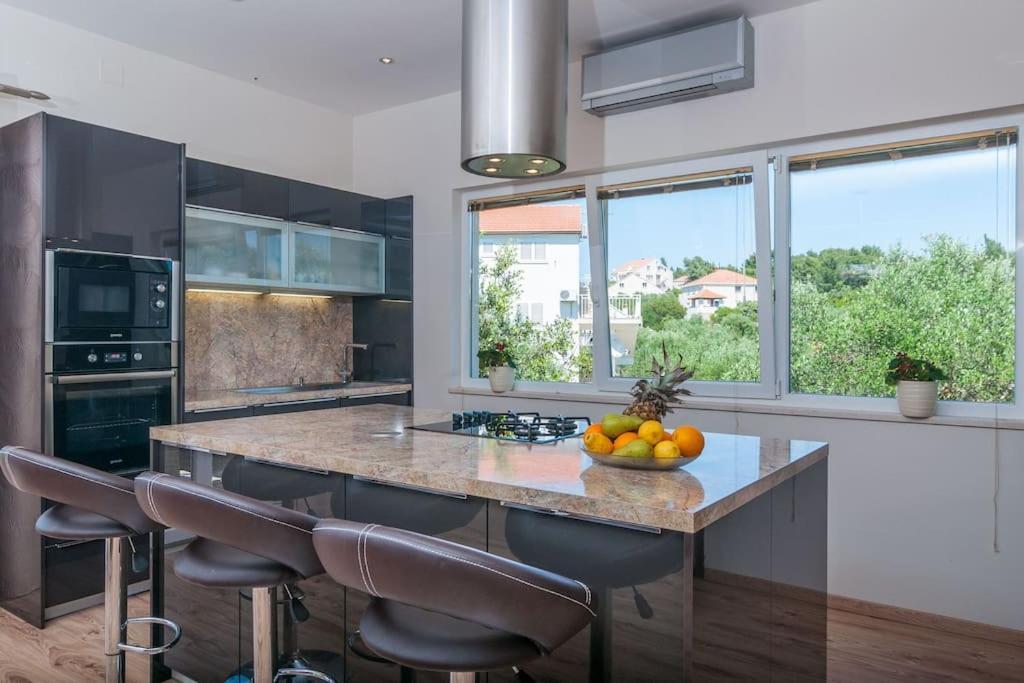 Villa Kora - Luxury Holiday Apartments لومباردا المظهر الخارجي الصورة